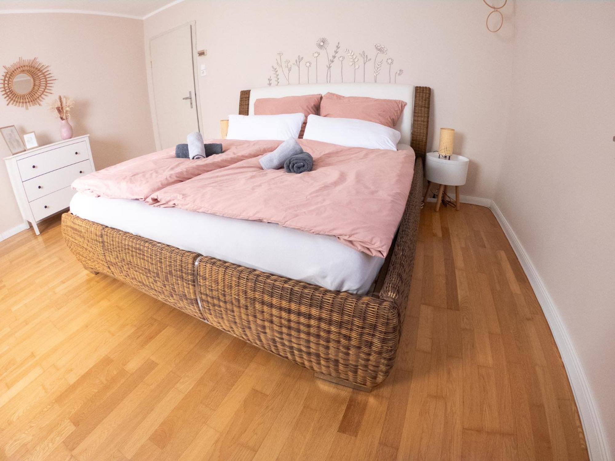 Happybnb Apartment Mit Sonniger Terrasse Lochgau エクステリア 写真