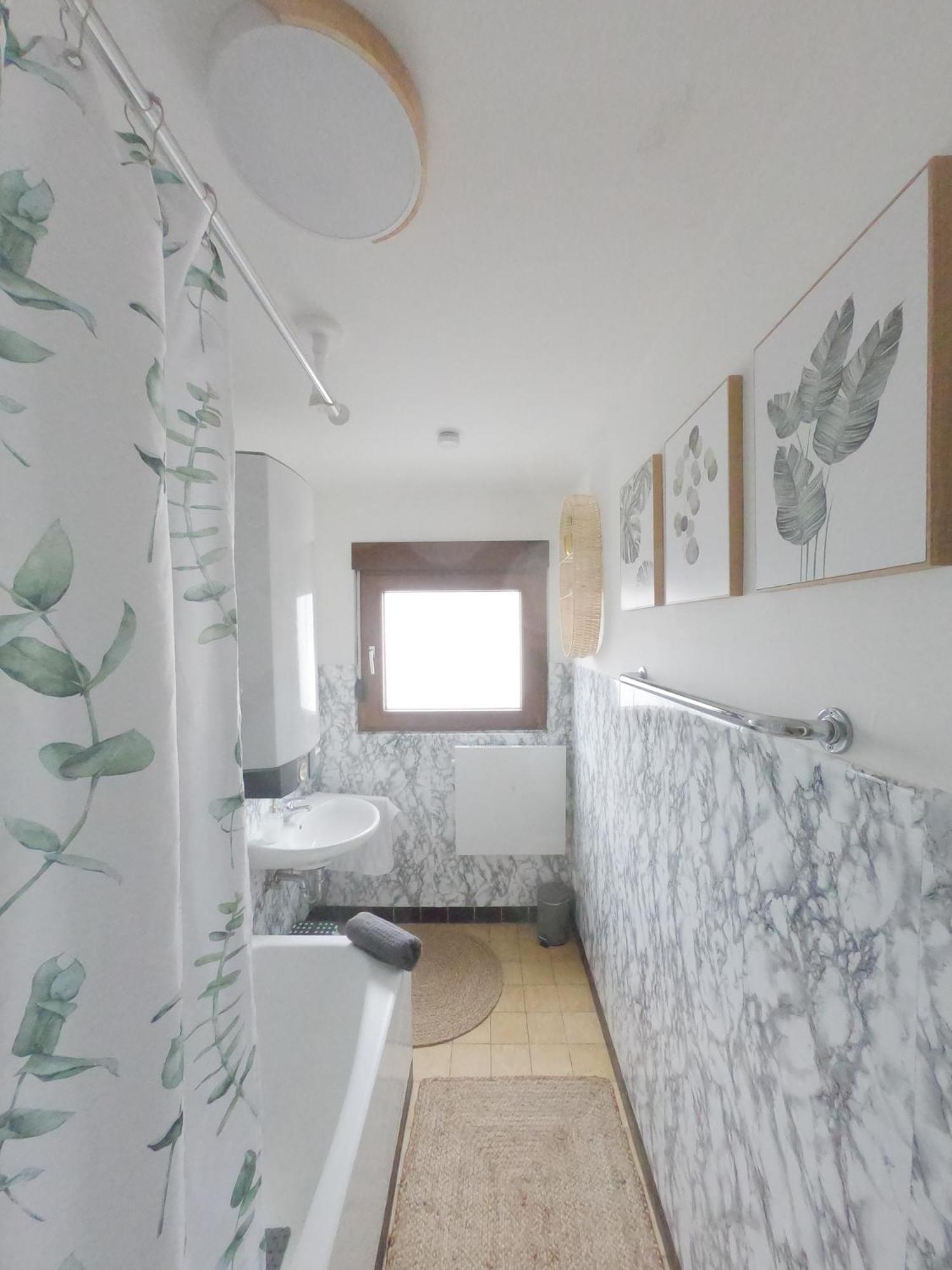 Happybnb Apartment Mit Sonniger Terrasse Lochgau エクステリア 写真