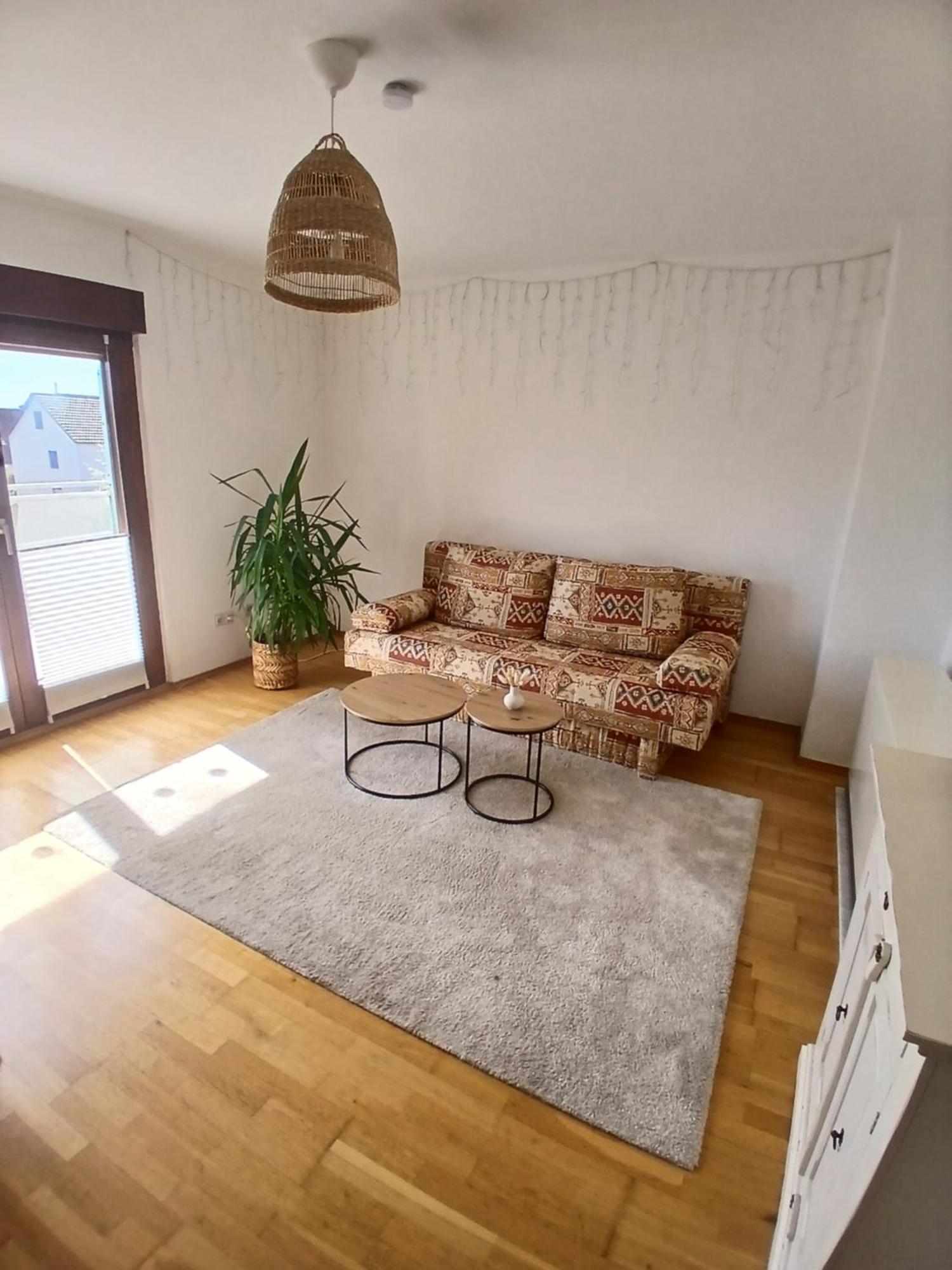 Happybnb Apartment Mit Sonniger Terrasse Lochgau エクステリア 写真