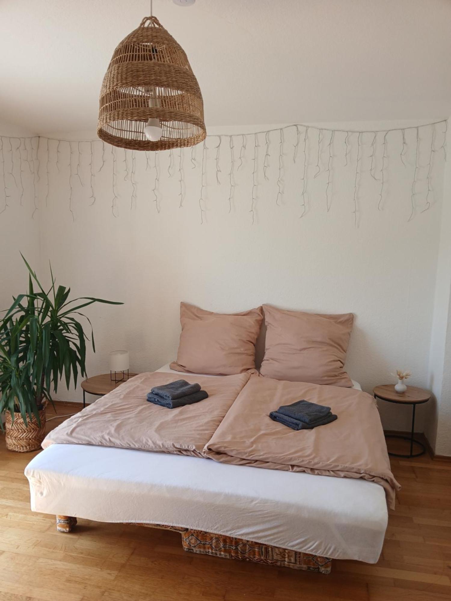 Happybnb Apartment Mit Sonniger Terrasse Lochgau エクステリア 写真